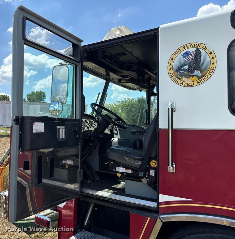image for item EU2150 1997 Pierce Manufacturing Quantum pumper fire truck