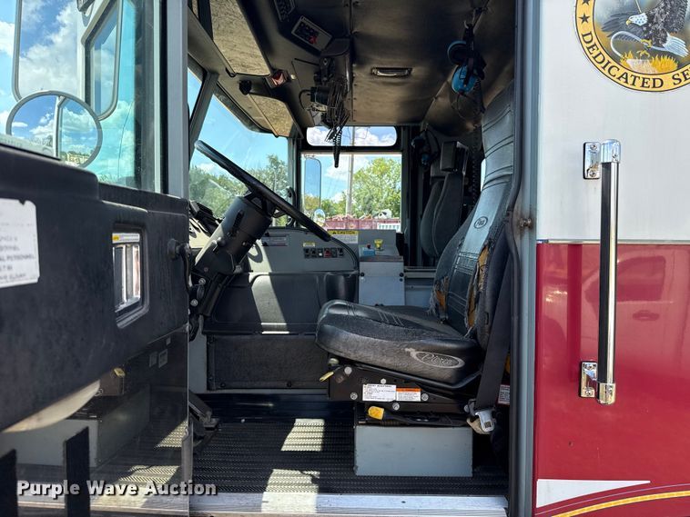 image for item EU2150 1997 Pierce Manufacturing Quantum pumper fire truck