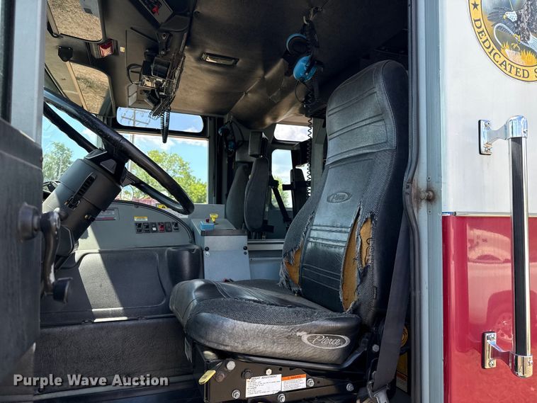 image for item EU2150 1997 Pierce Manufacturing Quantum pumper fire truck