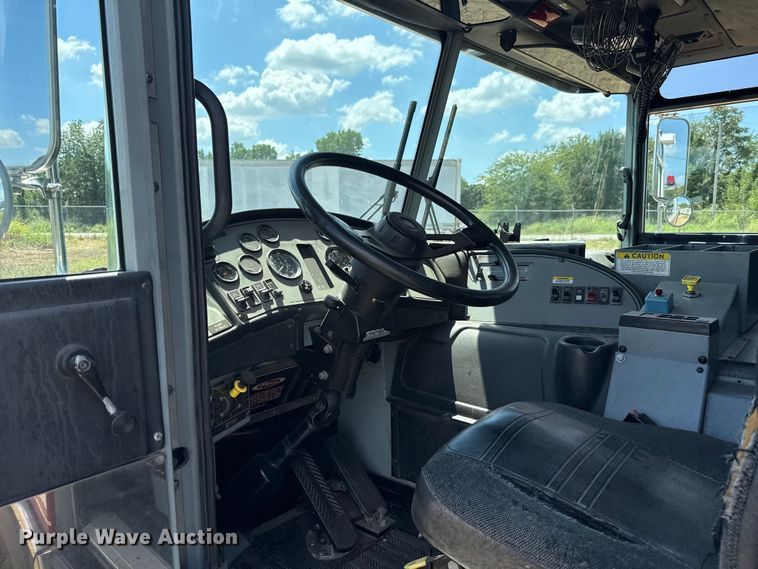 image for item EU2150 1997 Pierce Manufacturing Quantum pumper fire truck