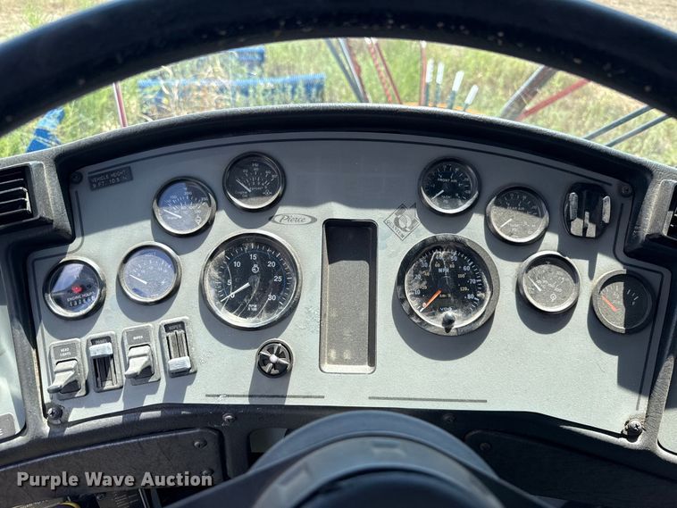 image for item EU2150 1997 Pierce Manufacturing Quantum pumper fire truck