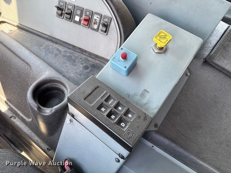 image for item EU2150 1997 Pierce Manufacturing Quantum pumper fire truck