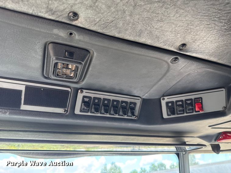 image for item EU2150 1997 Pierce Manufacturing Quantum pumper fire truck