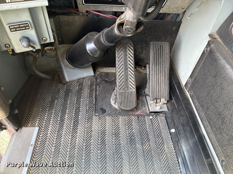 image for item EU2150 1997 Pierce Manufacturing Quantum pumper fire truck