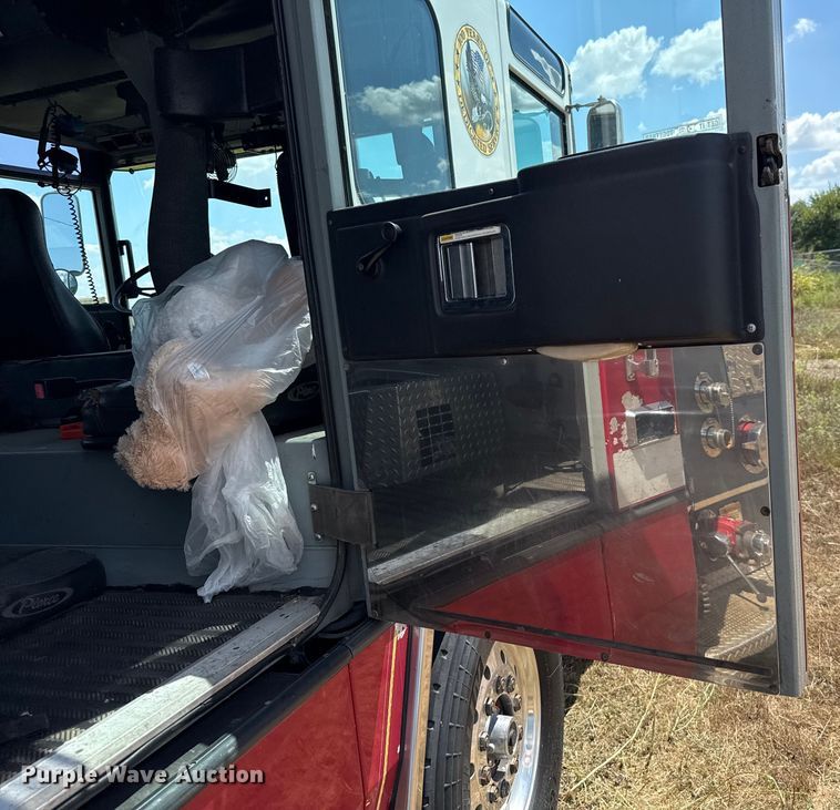 image for item EU2150 1997 Pierce Manufacturing Quantum pumper fire truck