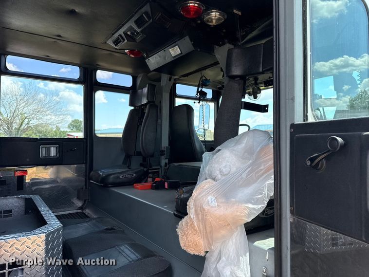 image for item EU2150 1997 Pierce Manufacturing Quantum pumper fire truck