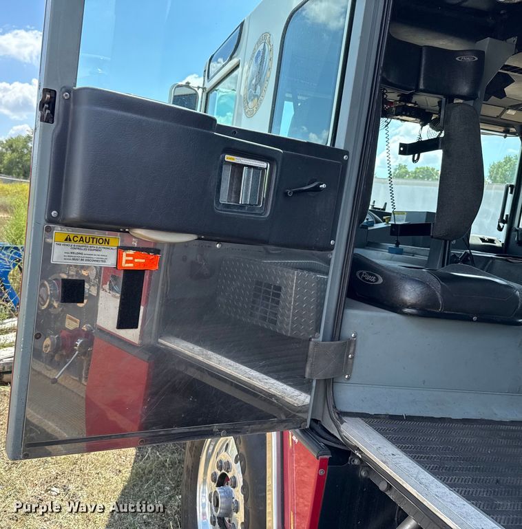 image for item EU2150 1997 Pierce Manufacturing Quantum pumper fire truck