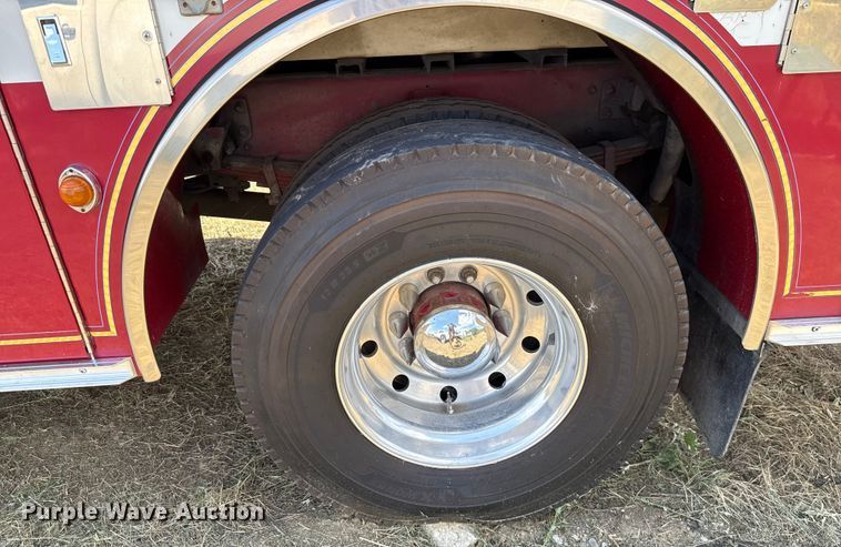 image for item EU2150 1997 Pierce Manufacturing Quantum pumper fire truck