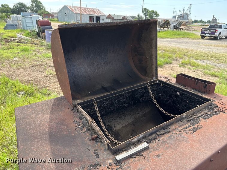 image for item EU3574 Rocco 225 pot hole patcher 