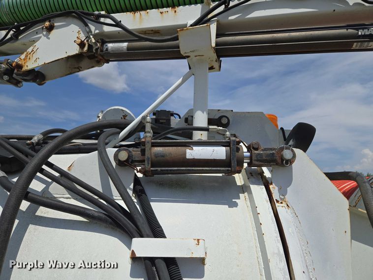 image for item EU3587 Vacuum trailer