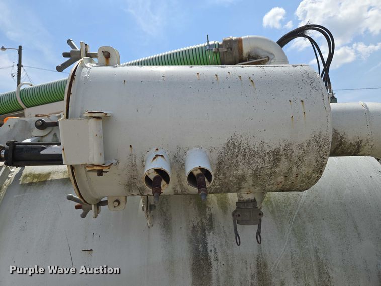 image for item EU3587 Vacuum trailer