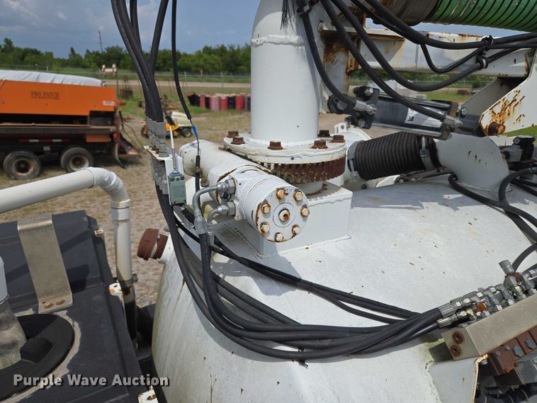 image for item EU3587 Vacuum trailer