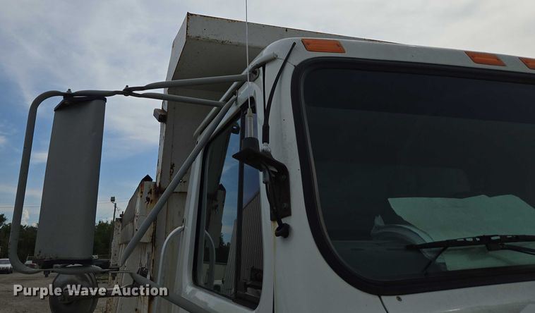 image for item EU3589 1991 International 4700 dump truck