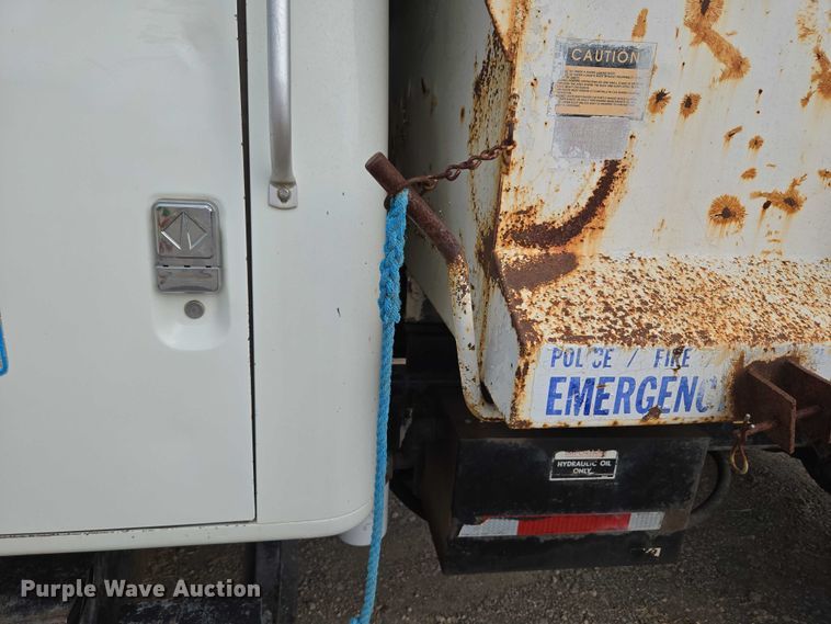 image for item EU3589 1991 International 4700 dump truck