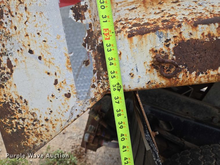 image for item EU3589 1991 International 4700 dump truck