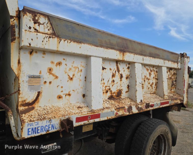 image for item EU3589 1991 International 4700 dump truck