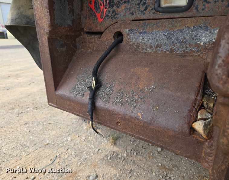 image for item EU3589 1991 International 4700 dump truck