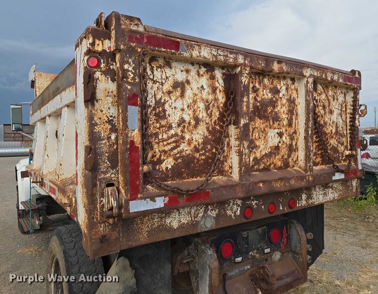 image for item EU3589 1991 International 4700 dump truck
