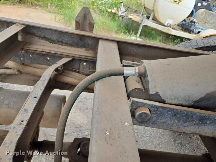 image for item EU3589 1991 International 4700 dump truck