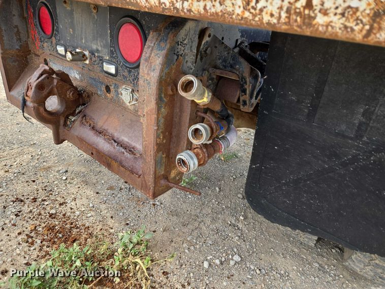 image for item EU3589 1991 International 4700 dump truck