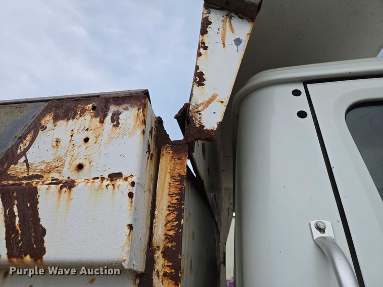 image for item EU3589 1991 International 4700 dump truck