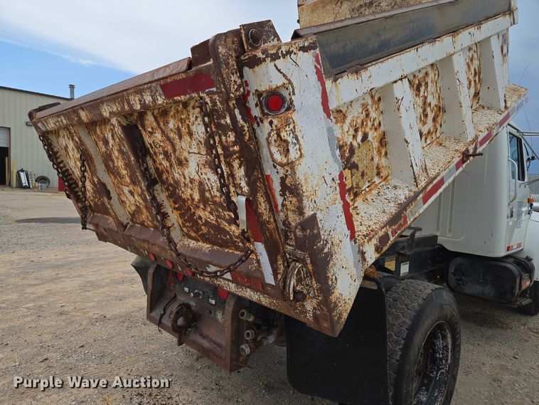 image for item EU3589 1991 International 4700 dump truck