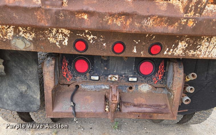 image for item EU3589 1991 International 4700 dump truck