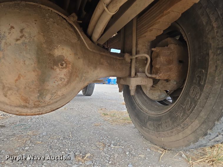 image for item EU3589 1991 International 4700 dump truck