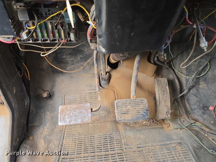 image for item EU3589 1991 International 4700 dump truck