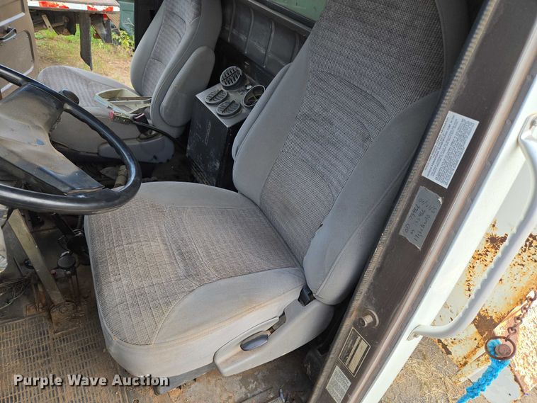 image for item EU3589 1991 International 4700 dump truck