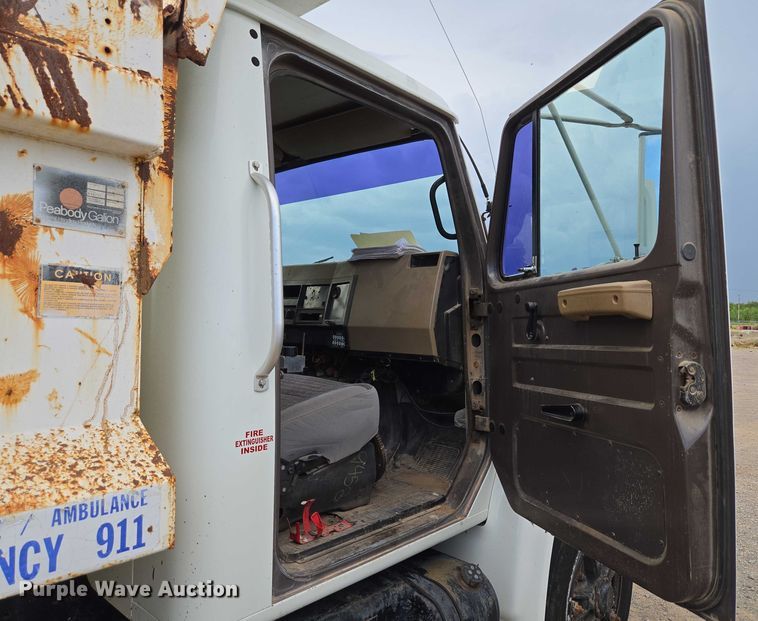 image for item EU3589 1991 International 4700 dump truck