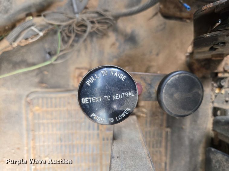 image for item EU3589 1991 International 4700 dump truck