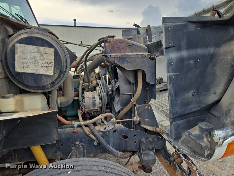 image for item EU3589 1991 International 4700 dump truck