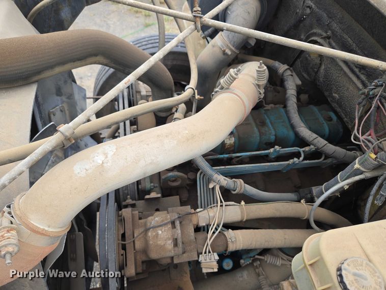 image for item EU3589 1991 International 4700 dump truck