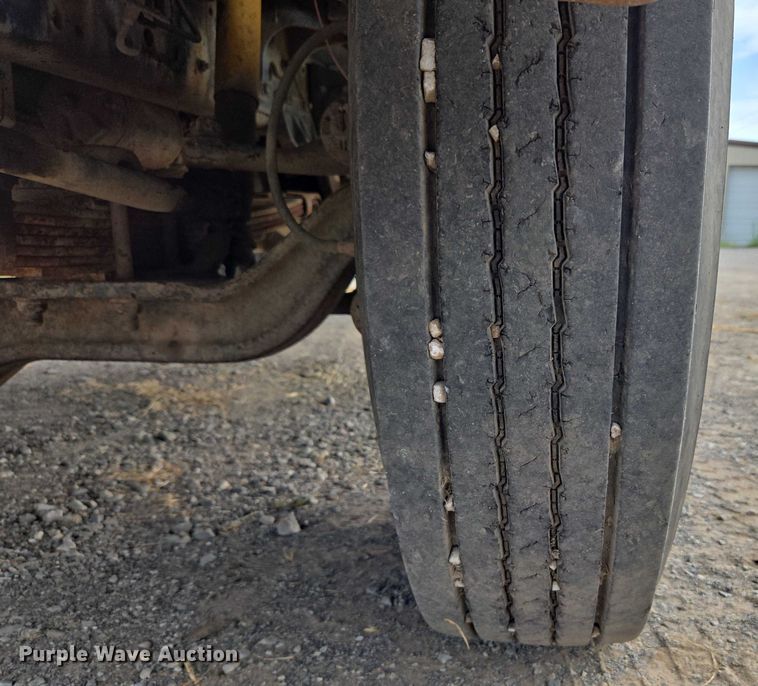 image for item EU3589 1991 International 4700 dump truck