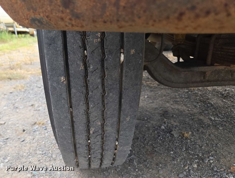 image for item EU3589 1991 International 4700 dump truck