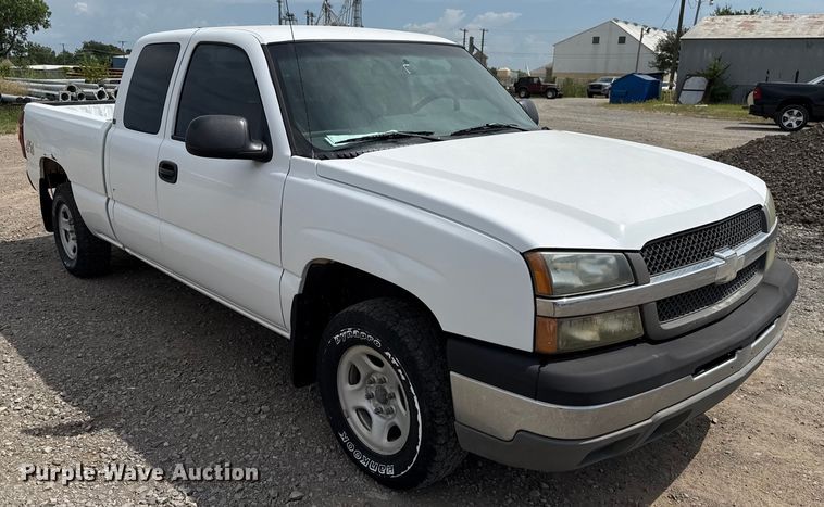 image for item EU3591 2003 Chevrolet Silverado 1500 Ext. Cab pickup truck