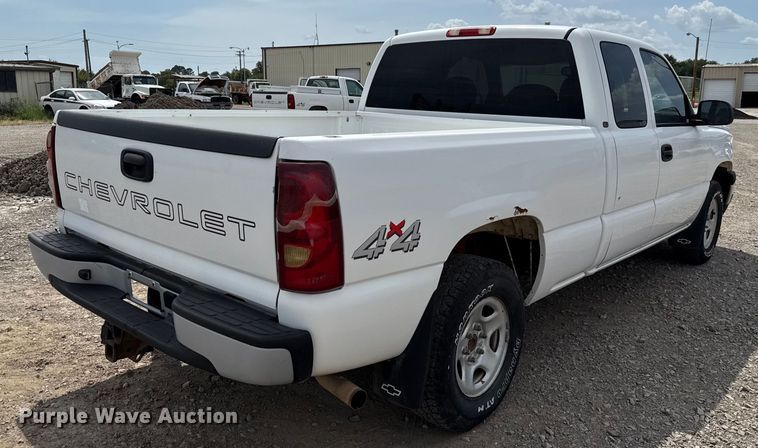 image for item EU3591 2003 Chevrolet Silverado 1500 Ext. Cab pickup truck