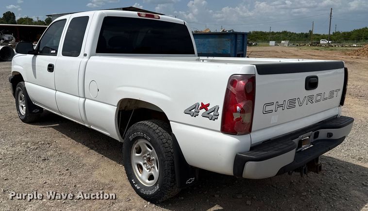 image for item EU3591 2003 Chevrolet Silverado 1500 Ext. Cab pickup truck