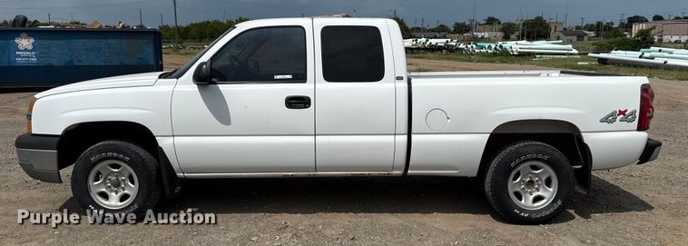 image for item EU3591 2003 Chevrolet Silverado 1500 Ext. Cab pickup truck