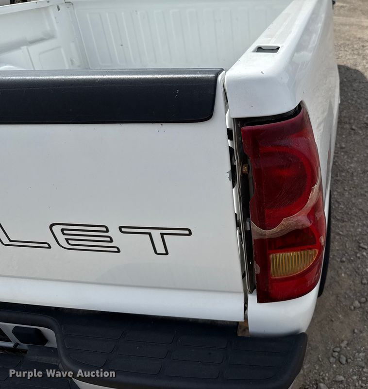 image for item EU3591 2003 Chevrolet Silverado 1500 Ext. Cab pickup truck