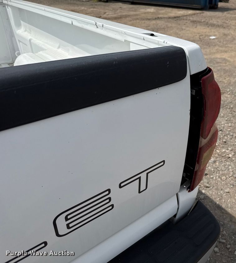 image for item EU3591 2003 Chevrolet Silverado 1500 Ext. Cab pickup truck