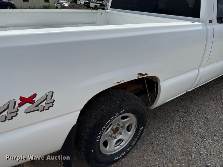 image for item EU3591 2003 Chevrolet Silverado 1500 Ext. Cab pickup truck
