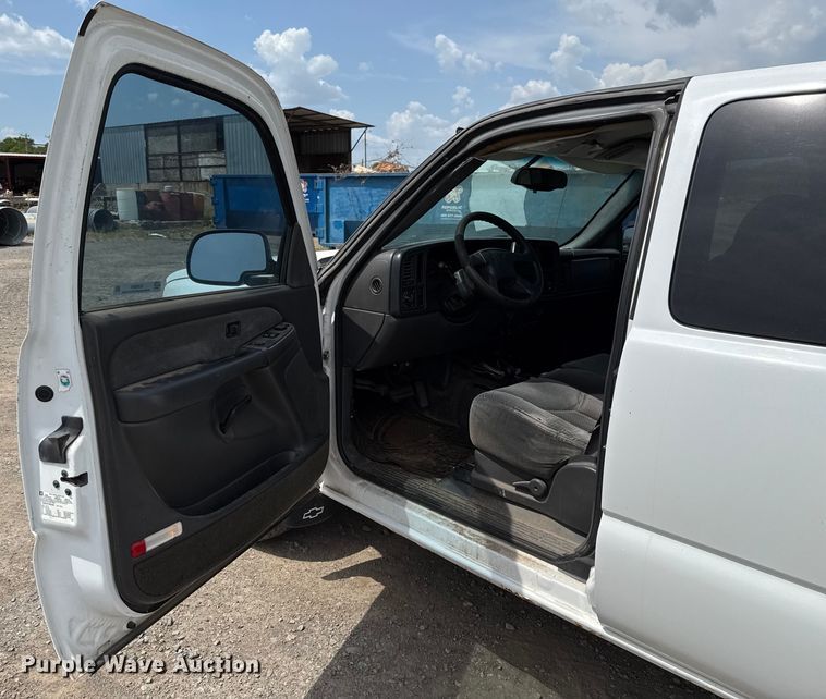 image for item EU3591 2003 Chevrolet Silverado 1500 Ext. Cab pickup truck