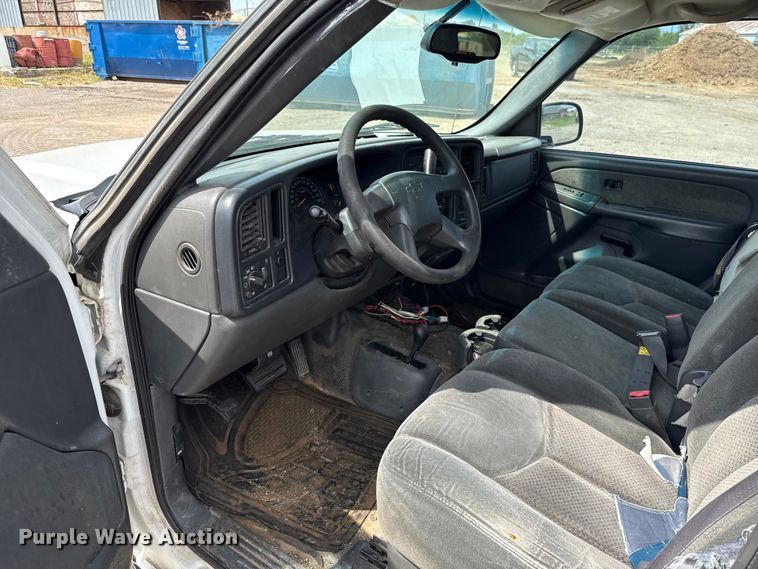 image for item EU3591 2003 Chevrolet Silverado 1500 Ext. Cab pickup truck