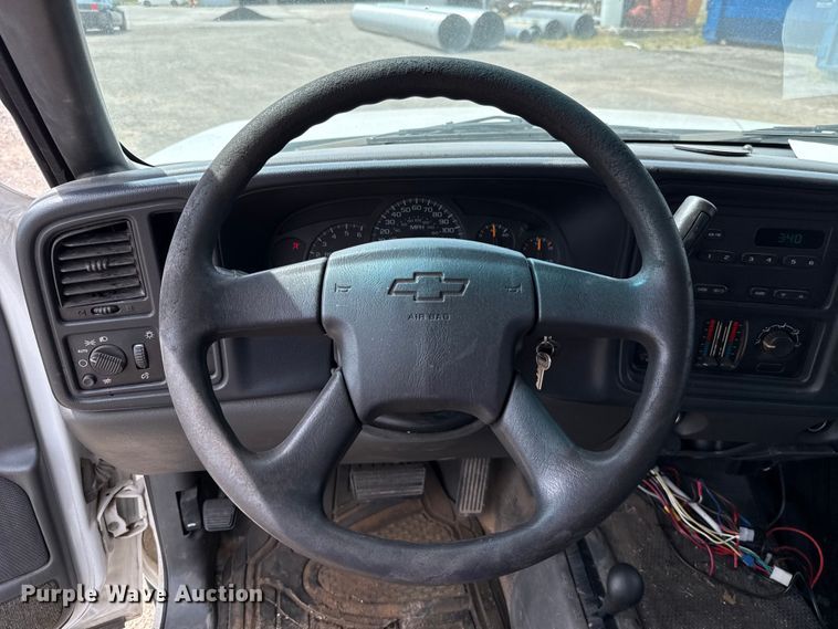 image for item EU3591 2003 Chevrolet Silverado 1500 Ext. Cab pickup truck