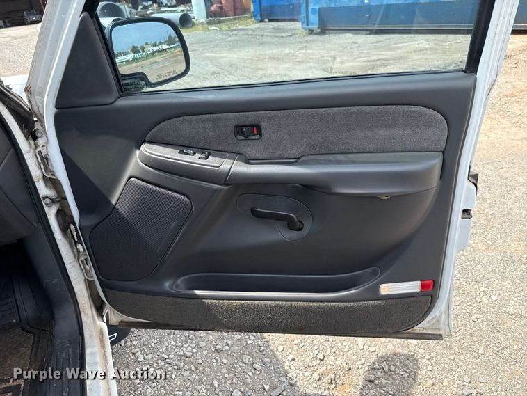 image for item EU3591 2003 Chevrolet Silverado 1500 Ext. Cab pickup truck