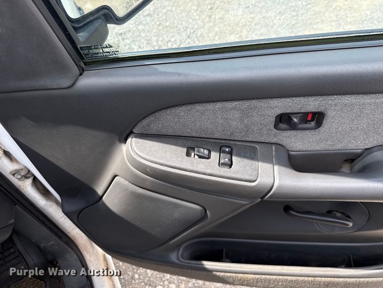 image for item EU3591 2003 Chevrolet Silverado 1500 Ext. Cab pickup truck