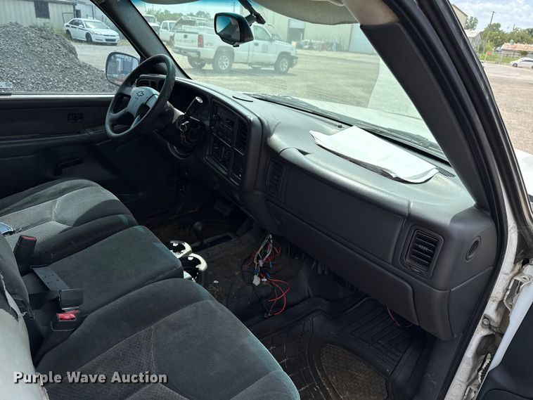 image for item EU3591 2003 Chevrolet Silverado 1500 Ext. Cab pickup truck