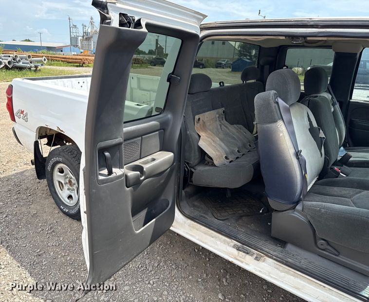 image for item EU3591 2003 Chevrolet Silverado 1500 Ext. Cab pickup truck